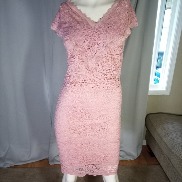 Vero Moda Pink Sheath Dress with Flutter Cap Sleeves - Picture 1 of 3